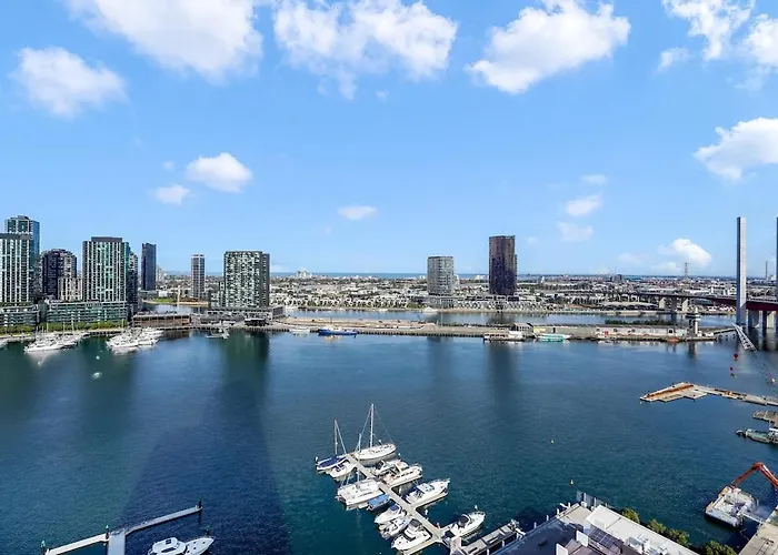 Marina Tower - 21St Floor Apt With Beautiful View